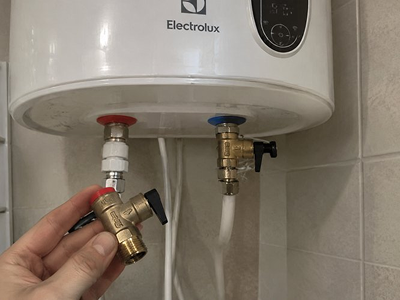 Ремонт Electrolux EWH 80 Centurio IQ 2.0 в СПб по Есенина ул., д. 7