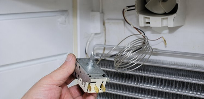 Ремонт холодильника Indesit DS 4180 W в СПб по Шаврова ул., д. 58