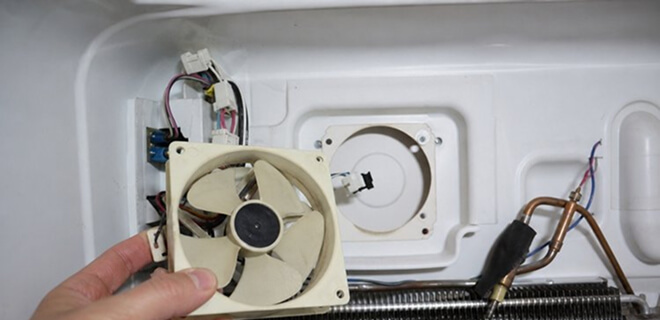 Ремонт холодильника Indesit DS 4180 W в СПб по Яхтенная ул., д. 44